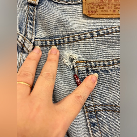 Levis 550 Relaxed Fit Jeans Mens 34x32 Blue Denim Distressed - Picture 6 of 9